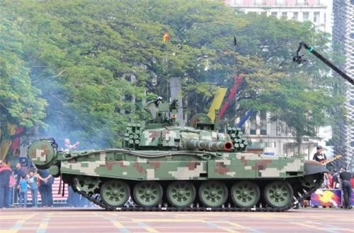 Xe tăng chủ lực hiện đại nhất của Malaysia – PT-91M do Ba Lan sản xuất. Ảnh: Dambiev