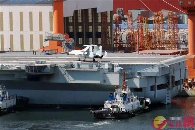 Tiêm kích phản lực đã xuất hiện trên tàu sân bay Type 001A - Hình 8 Tiem kich phan luc da xuat hien tren tau san bay Type 001A-Hinh-8
