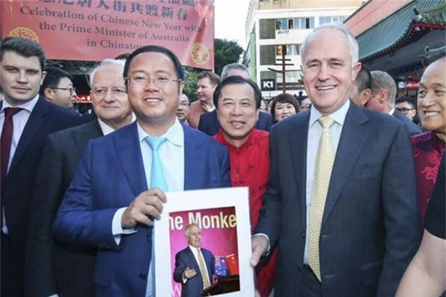 Tỷ phú Trung Quốc bị nghi mang túi tiền cho đảng chính trị Australia - 1