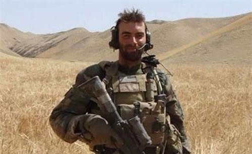 UFO kì lạ hình xì gà xuất hiện nhiều nơi trên thế giới