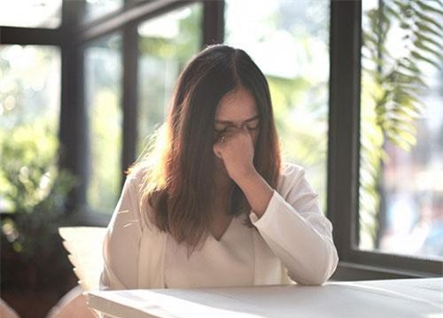 Ngay sau ngày cưới đã không thấy chiếc xe ô tô 2 tỷ đồng đâu, tôi hỏi thì mẹ chồng trả lời một câu lạnh tanh khiến tôi như phát điên