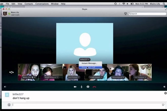 Mạng Internet trong Unfriended (2014): Thứ quan trong trọng nhất trong xã hội hiện đại trở thành “món đồ bị ám” trong Unfriended (2014). Mọi tài khoản trên mạng xã hội của Laura Barns (Heather Sossaman) vẫn sáng đèn, dù cô đã tự sát vì bị bạn bè trêu chọc. Lần lượt từng người tán gẫu với nhóm tài khoản ấy đều mất mạng đầy bí ẩn. Kẻ từ đó, mỗi tiếng báo tin nhắn quen thuộc từ Facebook hay Skype đều trở thành nỗi kinh hoàng không ngờ tới.