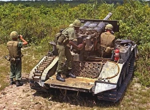 Pháo chống tăng tự hành đổ bộ đường không M56 Scorpion trên chiến trường Việt Nam. Ảnh: War History Online.