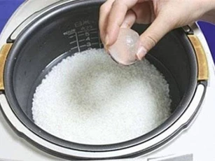 Bỏ thứ này vào nồi cơm trước khi nấu, đảm bảo mẹ chồng khó tính đến mấy cũng phải khen ngon
