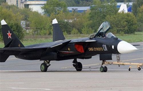 Su-47 cánh ngược của Nga bất ngờ "đội mồ sống lại" có gì đặc biệt?