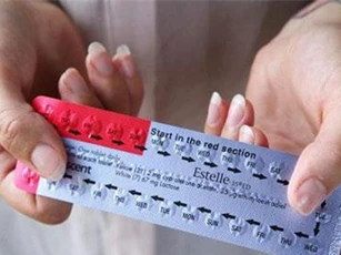 Thuốc tránh thai: Tác dụng phụ ảnh hưởng đến sắc đẹp?