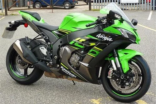 10. Kawasaki Ninja ZX-10R KRT 2019 (giá: 18.199 euro).