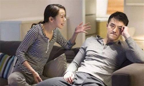 Đau đớn vì chồng mắng: "Em biết gì mà đòi chăm con"