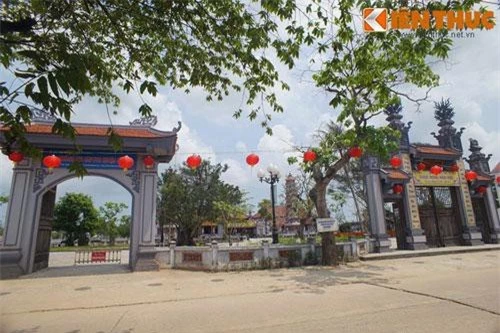 Nằm ở xã Mỹ Thủy, huyện Lệ Thủy, tỉnh Quảng Bình, chùa Hoằng Phúc được coi là ngôi chùa có lịch sử lâu đời nhất miền Trung. 