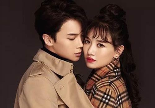 Hari Won “ôm ấp” trai lạ sau ồn ào đọc Châu Bùi thành từ nhạy cảm