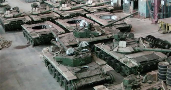 Tu san xuat duoc xe tang M1A1 Abrams, Ai Cap bo qua T-90 Nga?-Hinh-6