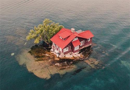 Hòn đảo nhỏ nhất thế giới chỉ đủ sức chứa vài người, trồng một cây xanh