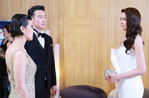 Vừa dẫn bồ nhí vào khách sạn 5 sao thì chạm trán với nhân vật "gớm mặt" khiến anh chồng khóc dở mếu dở, bỏ bồ chạy thẳng