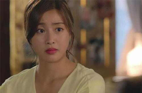 Mẹ chồng tương lai chuyển khoản 100 triệu "tiền dưỡng thai" với điều kiện khó tin