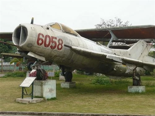 Tiêm kích đánh chặn J-6 số hiệu 6058 của Việt Nam tại Bảo tàng Phòng không - Không quân. Ảnh: Quân đội nhân dân.