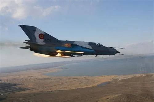  Với “bàn tay vàng, bộ óc sáng tạo” của phi công Việt Nam, MiG-21 vốn kém hơn MiG-21 ở một số phương diện (radar, vũ khí) nhưng lại biến thành “vũ khí nguy hiểm” trước F-4. Nguồn ảnh: Wikipedia