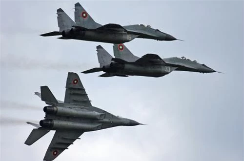Ngày nay, “những người thừa kế” Cục thiết kế Mikoyan đang tiếp tục nỗ lực cho ra sản phẩm tiêm kích bảo vệ bầu trời thế hệ mới, điển hình như là MiG-35, biến thể cải tiến MiG-29SMT, MiG-31BM. Nguồn ảnh: Wikipedia