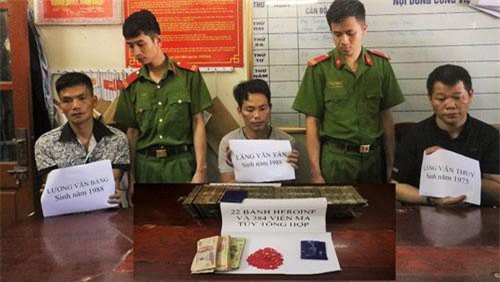 Bắc Kạn: Bắt quả tang 3 đối tượng vận chuyển 22 bánh heroin