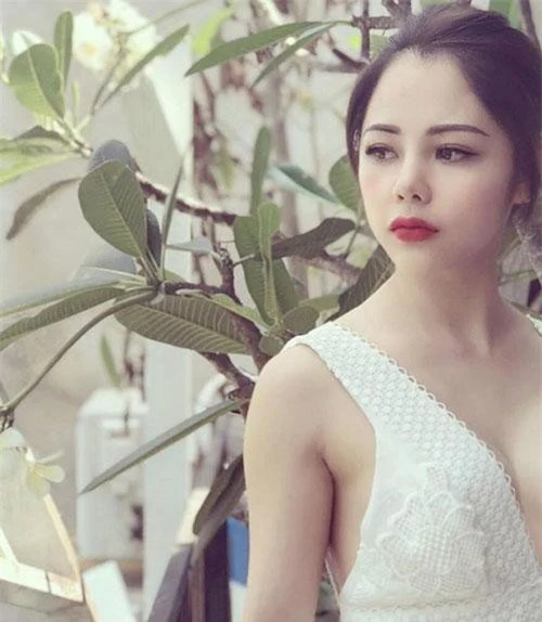 Bạch Lan Phương là một trong những gương mặt quen thuộc đối với khán giả truyền hình.Nữ MC sinh năm 1986 mang gương mặt của một hot girl 9X này hiện đang vừa làm bà chủ của một hệ thống spa có tiếng tại Hà Nội.