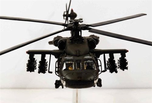 Choáng ngợp dàn vũ khí yểm trợ bộ binh trên trực thăng Ó Đen