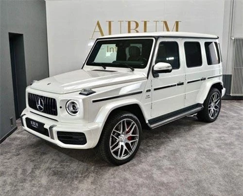 Chiếc Mercedes G63 AMG bản thường màu trắng hàng độc sắp về Việt Nam.