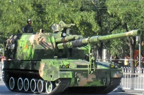 Pháo tự hành PLZ-05 do Trung Quốc phát triển từ đầu những năm 2000, có thể là sao chép công nghệ pháo 2S19 Msta-S Nga. Hiện nay, PLZ-05 đã được biên chế trong các đơn vị thuộc binh chủng pháo binh của Quân đội Trung Quốc, đồng thời nó cũng được xem là một trong những trang bị quốc phòng chủ lực có thể xuất khẩu trong tương lai. Ảnh: Wikipedia