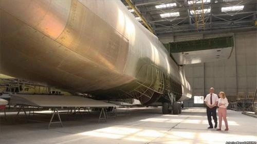 Khung thân dở dang của chiếc An-225 Mriya mà Ukraine đang lưu giữ. Ảnh: TASS.