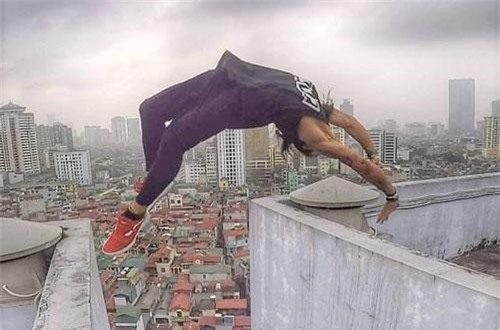 9X nhảy qua hai nóc nhà cao 18 tầng: '5 năm kinh nghiệm mới dám làm'