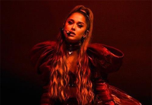 Không hủy show lẻ tẻ nữa, Ariana Grande hủy một lúc... 22 sự Meet & Greet hậu Sweetener Tour để "bảo vệ giọng hát"!
