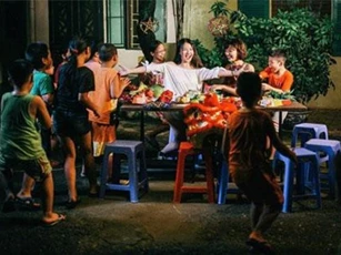 Trung thu hiện đại, gác lại việc công ty, tặng quà gì ý nghĩa cho những người thân yêu?