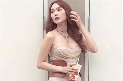 Minh Hằng trẻ trung ở tuổi 32 khi vô tình lọt ống kính người qua đường, nhưng đôi chân "lực điền" mới gây chú ý