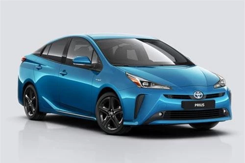 2. Toyota Prius (doanh số: 8.176 chiếc).