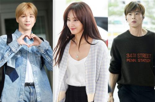 Dàn idol hạng A đổ bộ sân bay: Yuri (SNSD) xinh xuất thần hậu giảm cân, Kang Daniel và bộ đôi DBSK ai bảnh hơn?