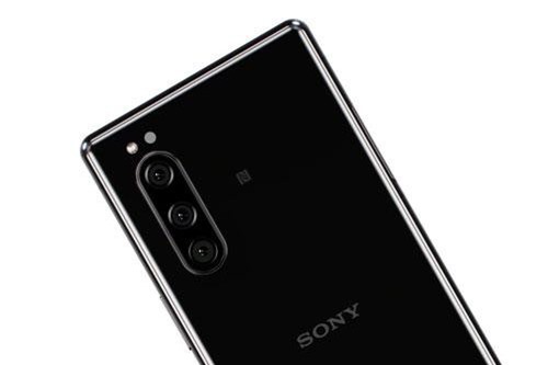 Trên tay Sony Xperia 5: Chống nước, 3 camera sau, cấu hình ‘khủng’, giá 19,84 triệu