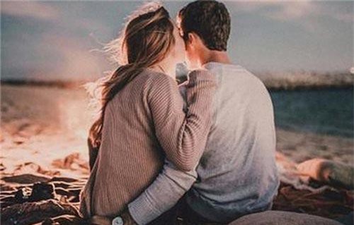 Mải sự nghiệp, vô tình 'đẩy' vợ trẻ vào tay tình cũ