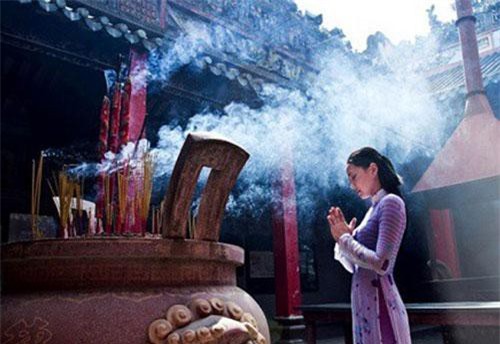 9 điều kiêng kị không nên cầu khi đi chùa