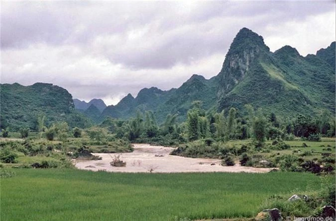 Ngam canh tuong dep ngat ngay o Cao Bang nam 1993-Hinh-6