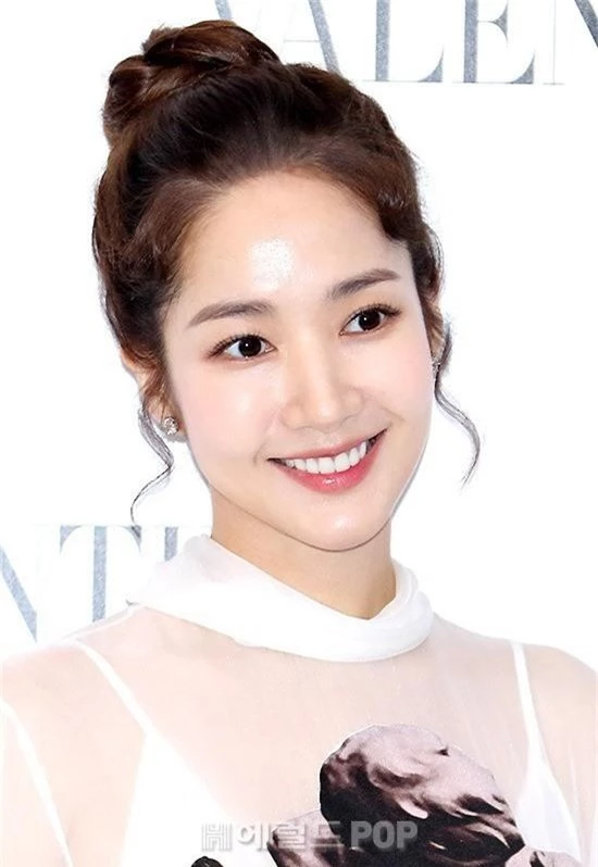 Sự kiện sang chảnh gây bão: Mỹ nhân Han Ye Seul đỉnh đến mức át cả Park Min Young, Hoa hậu ngực khủng kín lạ - Ảnh 3.