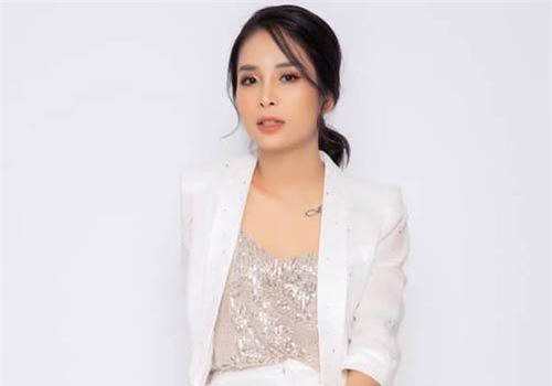 Nhan sắc xinh đẹp của nữ CEO Bùi Bích Uyên