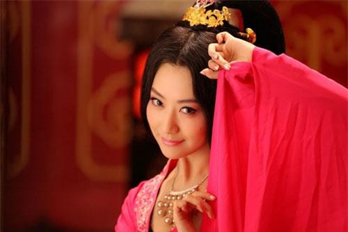 Bí ẩn mỹ nhân khiến 6 ông hoàng “chết mê, chết mệt”