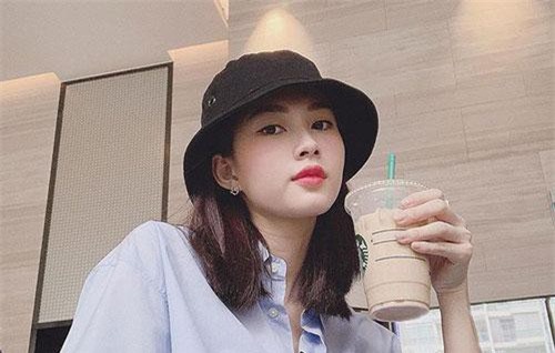 Vừa đăng đàn kêu gọi hạn chế sử dụng đồ nhựa, Hoa hậu Đặng Thu Thảo bị dân mạng bóc mẽ: "Bản thân vẫn dùng mà"