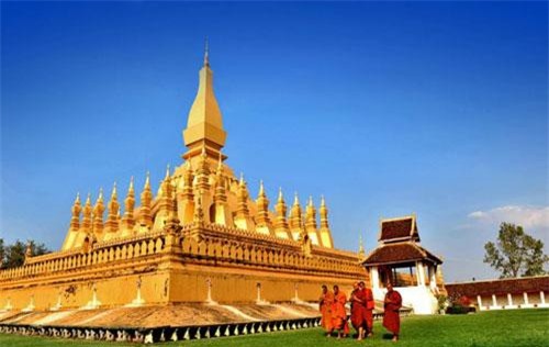 Khám phá kỳ quan chùa vàng nổi tiếng của Lào