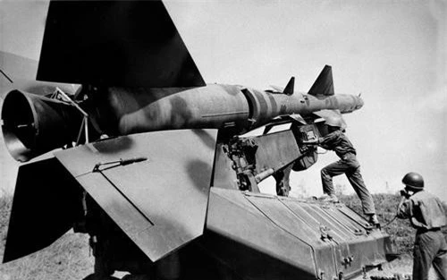 Tên lửa đất đối không SA-2 của Việt Nam trong thời kỳ kháng chiến chống Mỹ. Ảnh: Quân đội nhân dân.