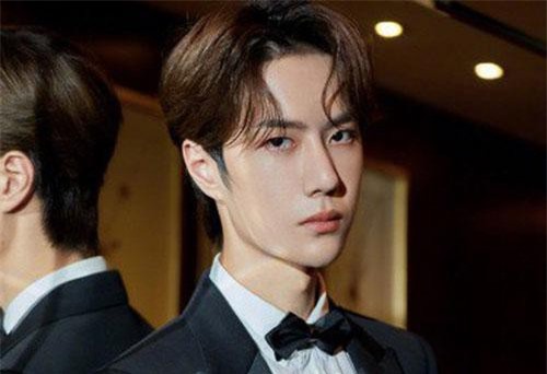 Đẹp trai lấn át dàn mỹ nam chưa đủ, Vương Nhất Bác "Trần Tình Lệnh" còn ẵm luôn giải “Diễn viên đột phá của năm”