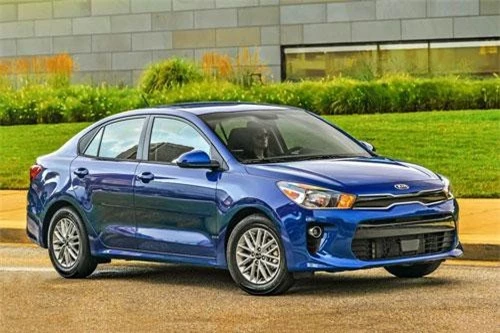 3. Kia Rio (doanh số: 6.989 chiếc).