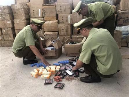 Bắt giữ kho chứa hơn 26.000 sản phẩm mỹ phẩm nhập lậu