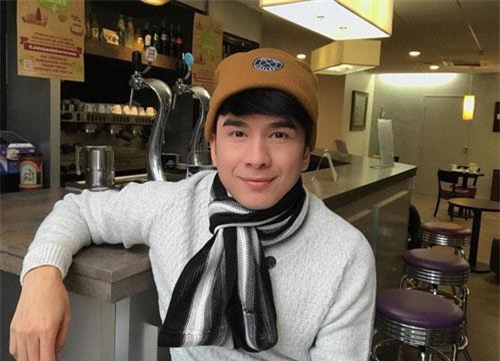 Bầu show gửi tiền trước, Đan Trường kiệt sức vẫn phải cố đi hát