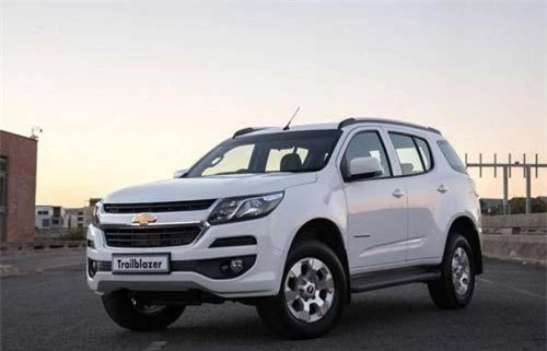 Chevrolet Trailblazer giảm giá 100 triệu đồng tất cả các phiên bản