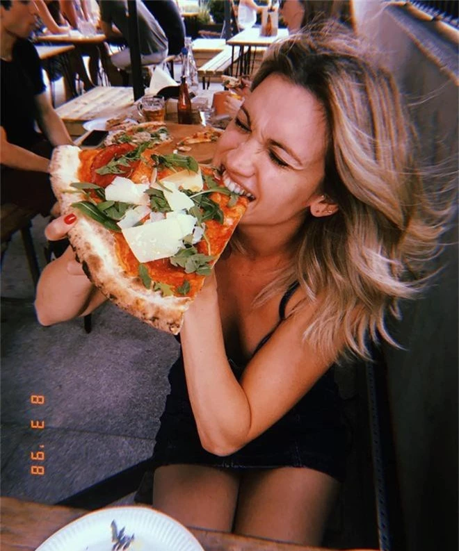 Nghiện pizza nhưng quý cô Ashley Roberts (Pussycat Dolls) vẫn có bí quyết giữ dáng hoàn hảo - Ảnh 2.