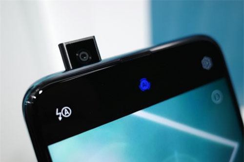 Smartphone 3 camera sau, RAM 8 GB, pin 4.000 mAh, giá gần 5 triệu